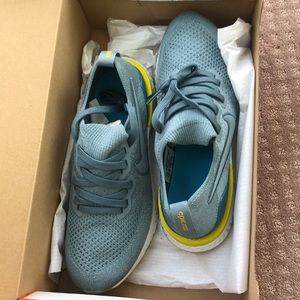 Nike Epic React Flyknit 2